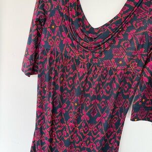 Diane Von Furstenberg 100% silk knit blue and magenta print dress
